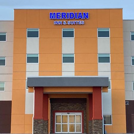 Meridian Inn & Suites Regina Airport Exterior photo